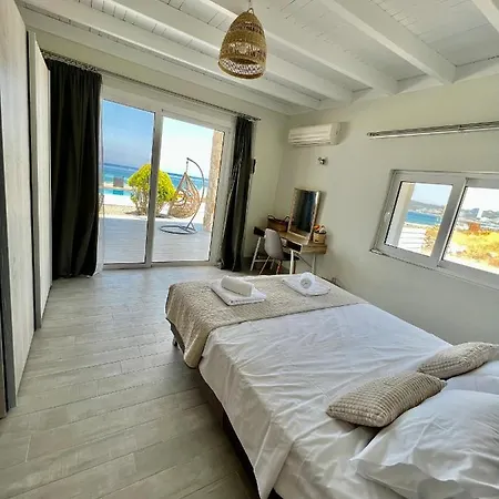 Vaso Front Villa Lalyssos