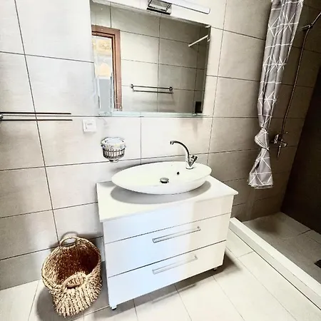 Vaso Front Villa
